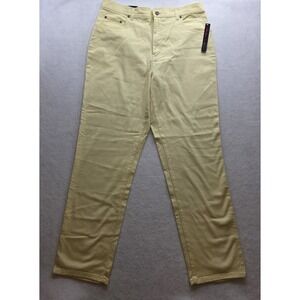 Bill Blass Women's B03464 Yellow Short Straight Leg Denim Pants. NWT. Size 14